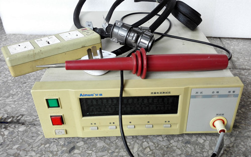 泄漏电流测试仪 艾诺.jpg
